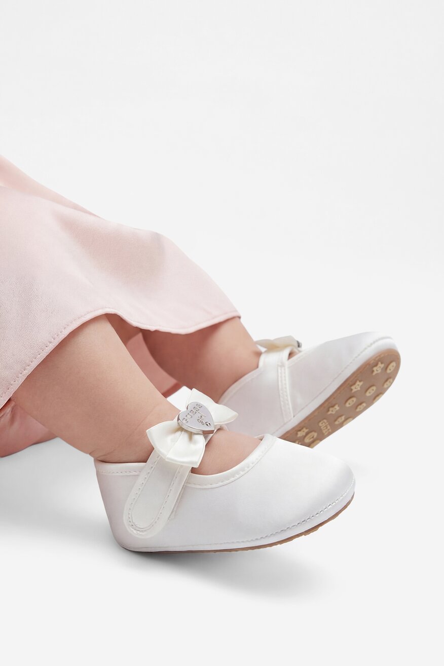 
                Cipele GUESS BELA - 5906751735442