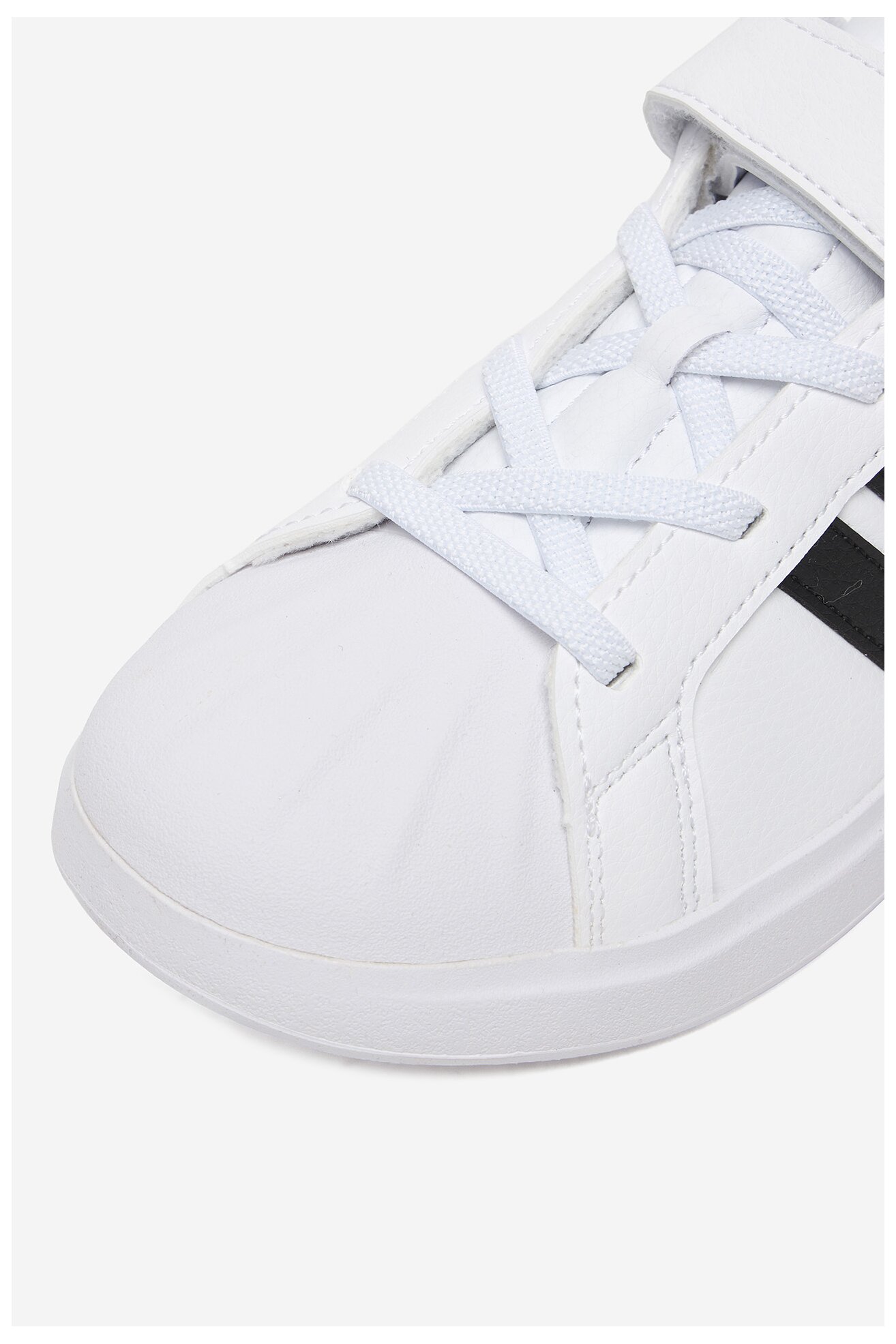 Спортни обувки adidas CEO-STREETTALK EL C JQ6144 БЯЛ