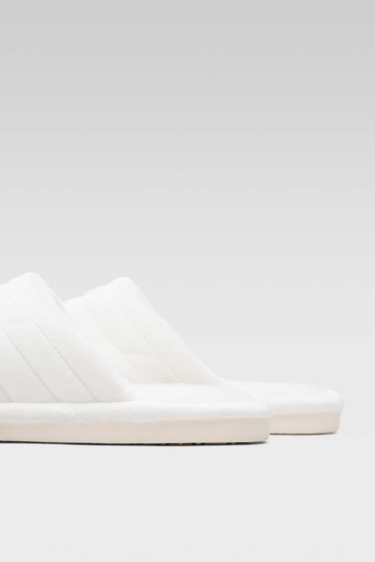 Kapcie Home&Relax B70358 Biały