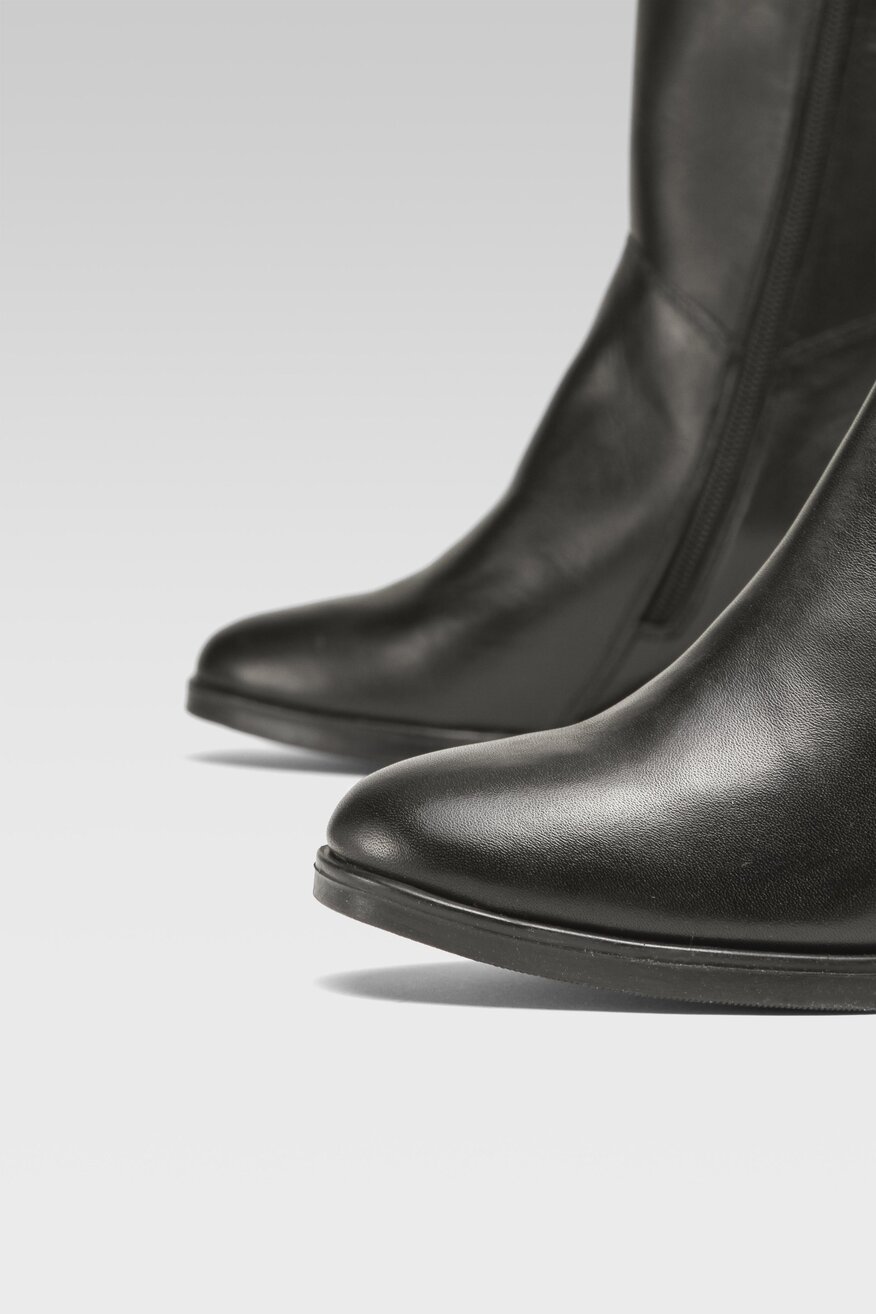 
                Lasocki - Skórzane kozaki czarne - 5904862281056