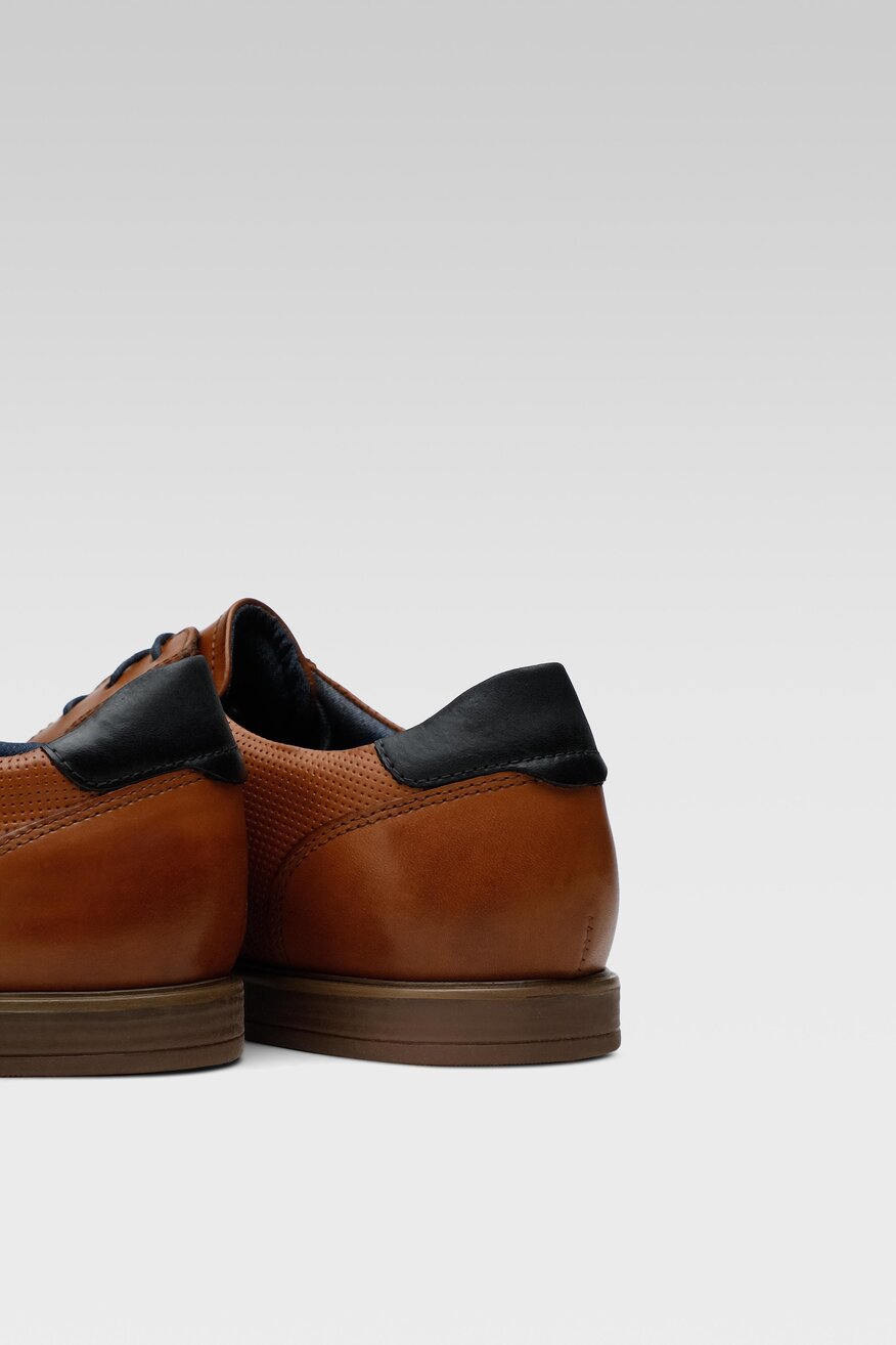 
                Cesare Cave - Skórzane półbuty brązowe - 5904862611112