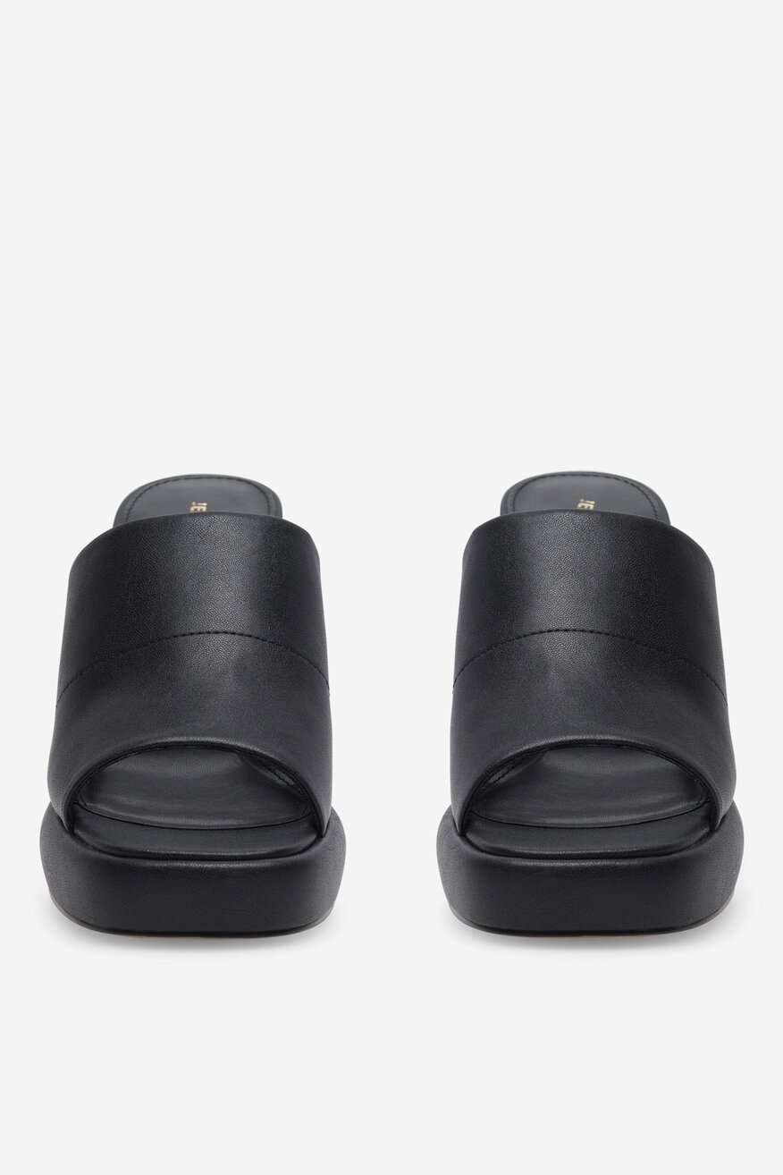 
                Шльопанець Jenny Fairy ЧОРНИЙ - 5905588541868