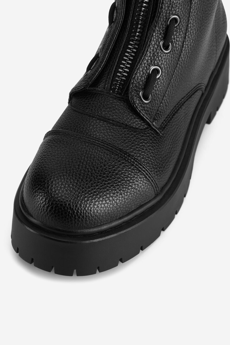 
                DeeZee - Botki na platformie - 5905588898924