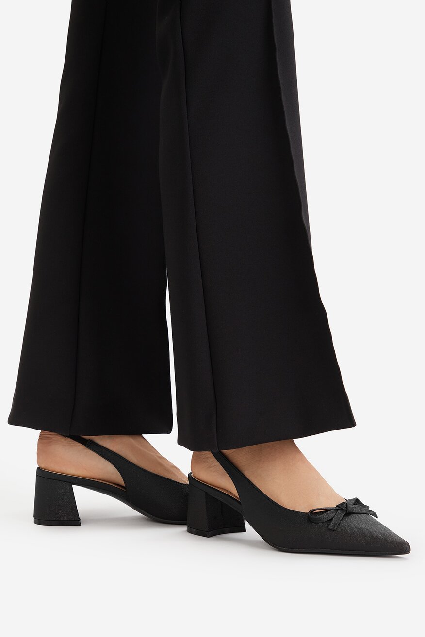 
                Körömcipő Jenny FEKETE - 5906751632901