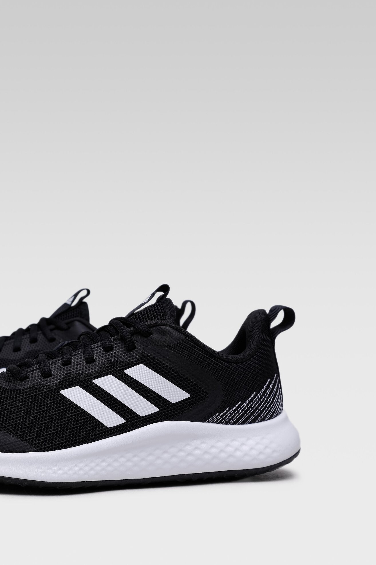 Sportcipő adidas FLUIDSTREET FW1703 FEKETE