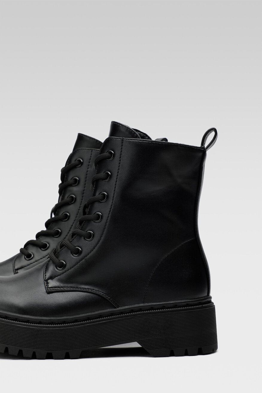 
                Боти Jenny Fairy ЧЕРЕН - 5904862199184