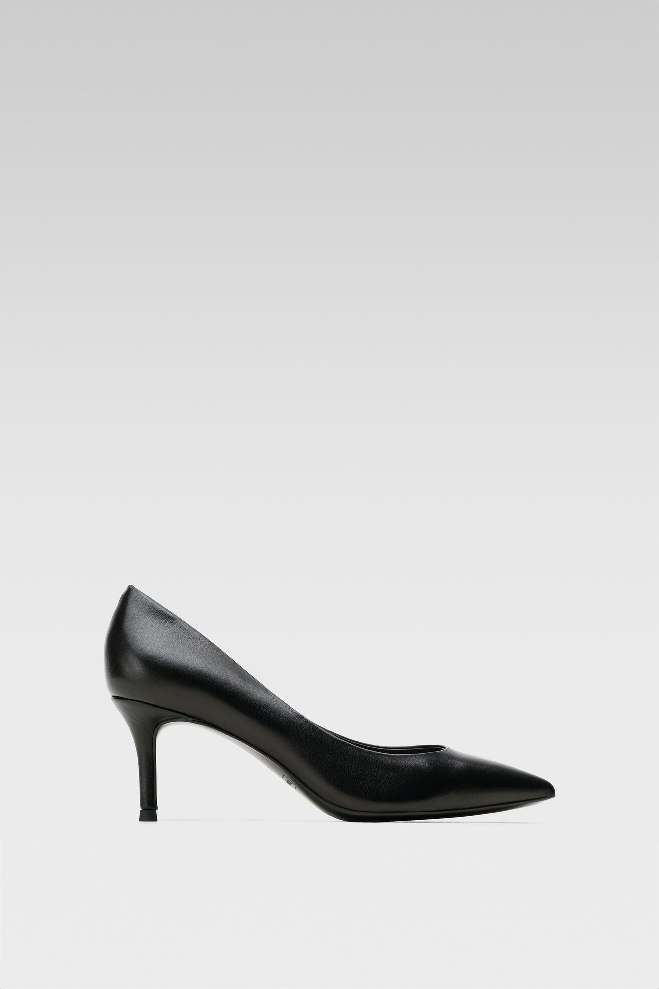 Cipele na štiklu Gino Rossi V255-03 CRNA