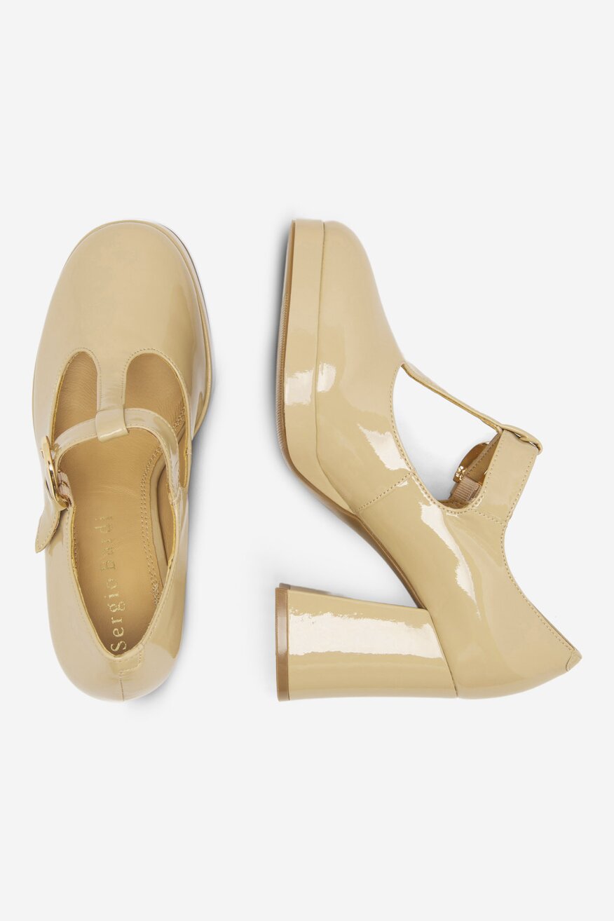 
                Körömcipő Sergio Bardi BÉZS - 5905588354444