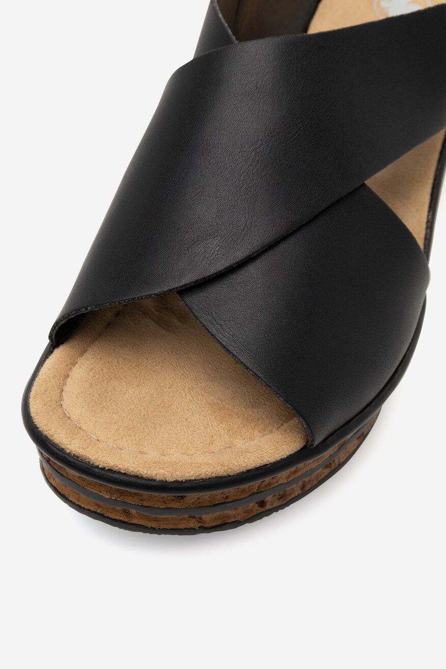 
                Rieker - Sandały na koturnie - 2230056170541