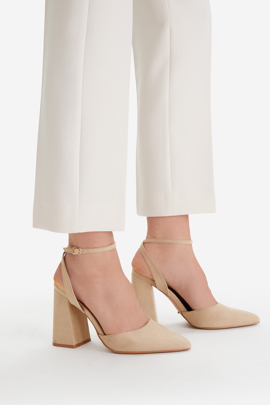 
                DeeZee - Czółenka na słupku - 5906751714638