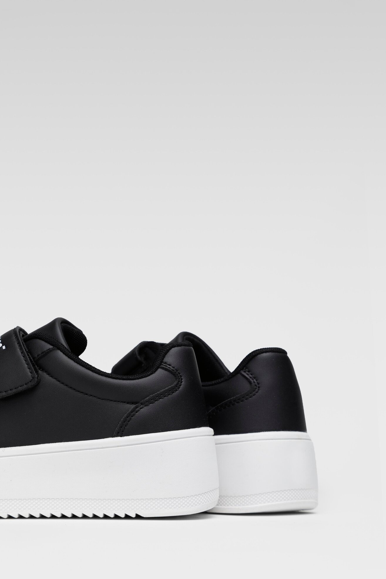 Obuwie sportowe Americanos WPRS-2021W07202 Czarny