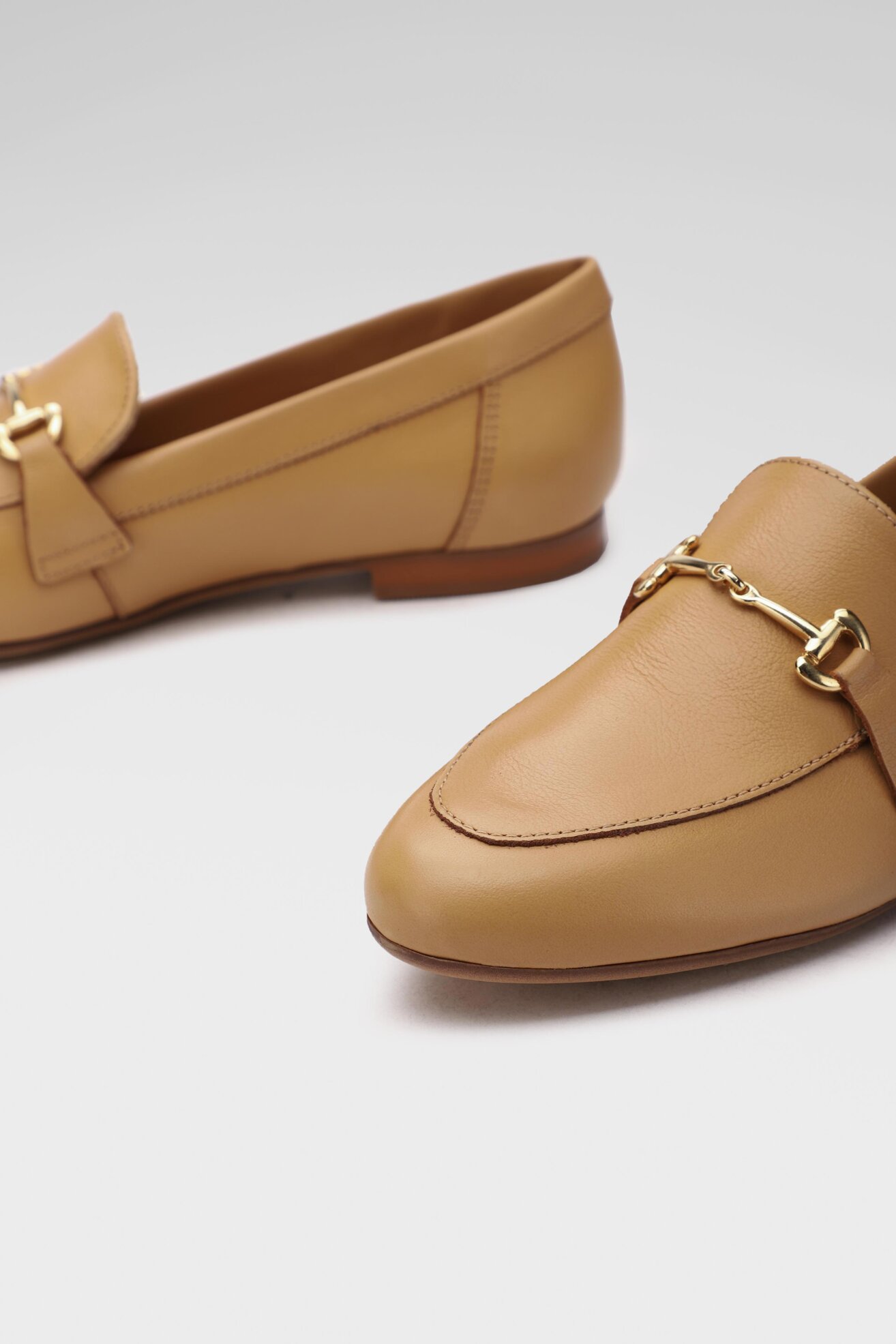 Półbuty Gino Rossi E21-23409LGS-AMBRA Camel