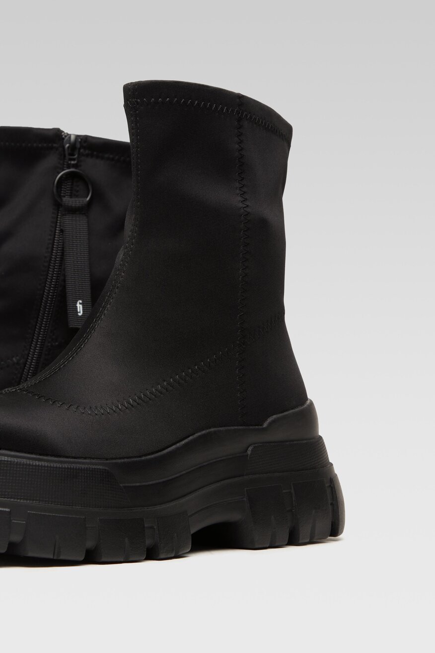 
                Jenny Fairy - Botki na grubej podeszwie - 5904862219059