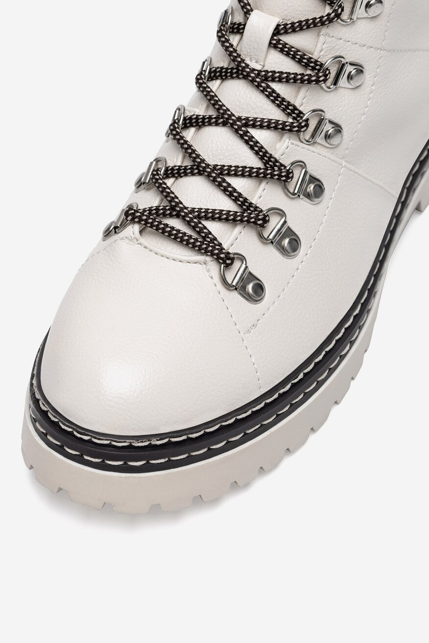 
                Боти Jenny Fairy БЕЖОВ - 5905588919285