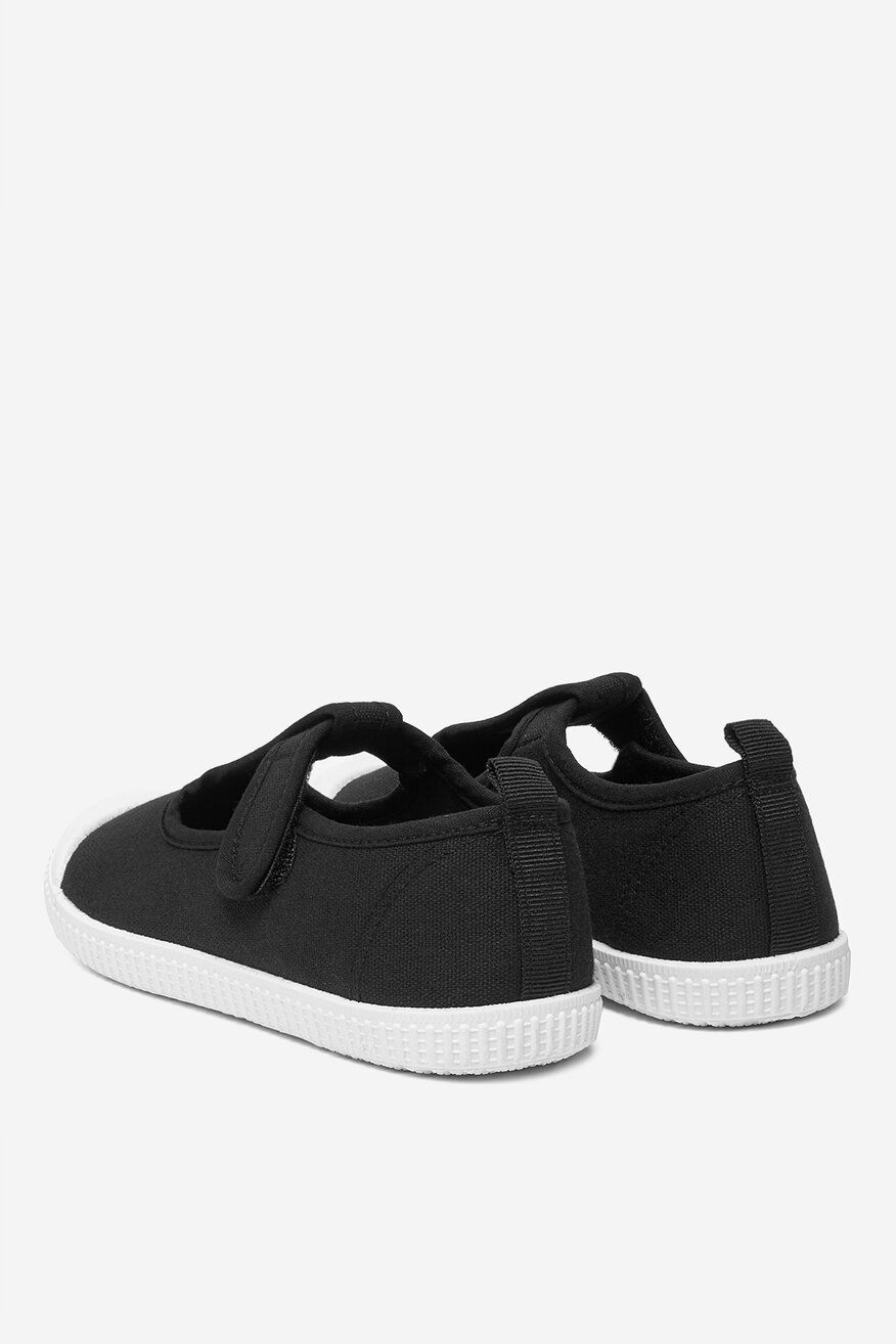 
                Чехли Sprandi ЧЕРЕН - 5906751201152