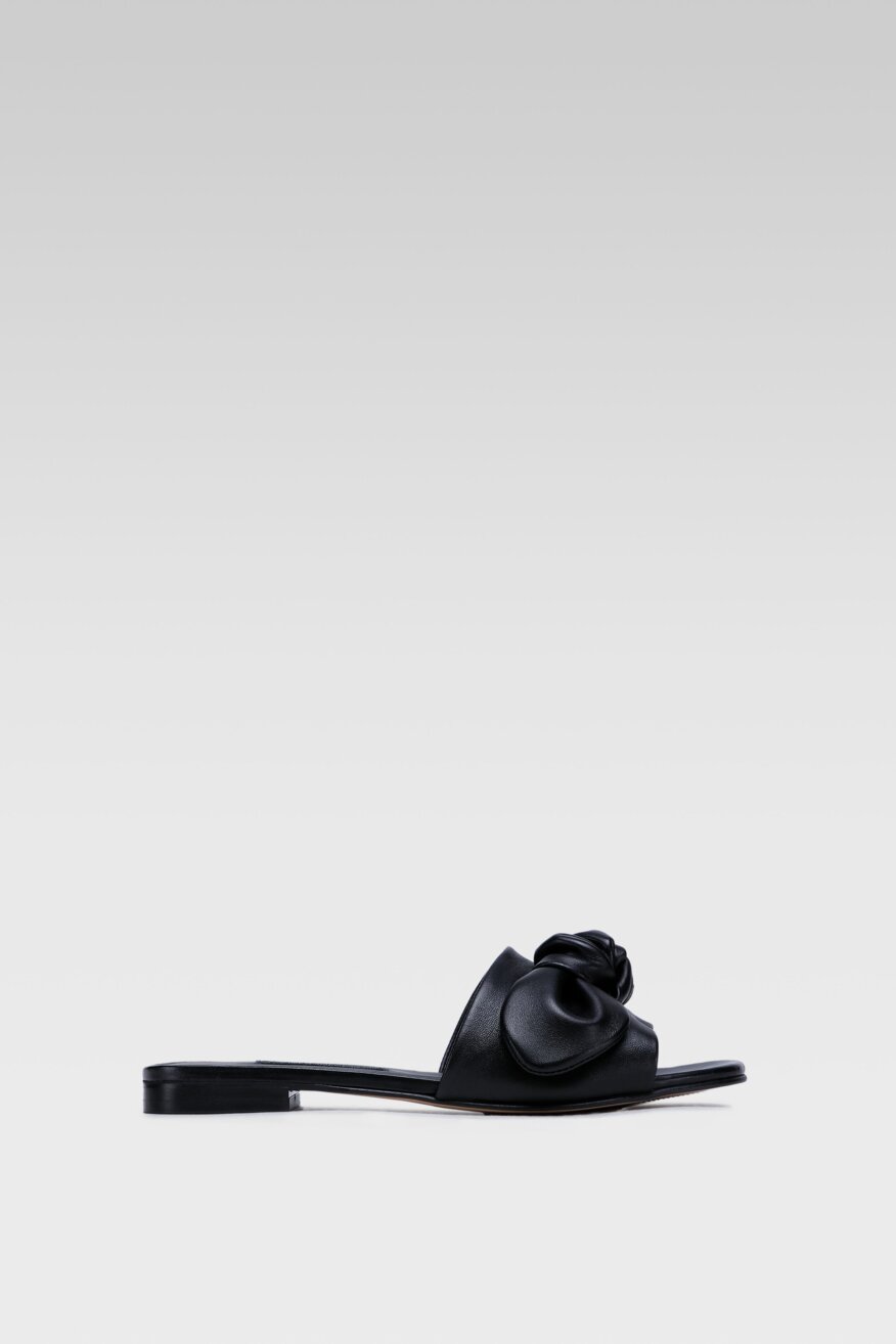 
                Gino Rossi - Skórzane klapki czarne - 5903698504995