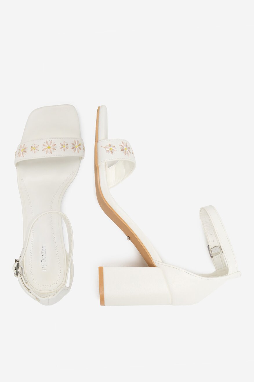 
                Sandale DeeZee ALB - 5904410873245