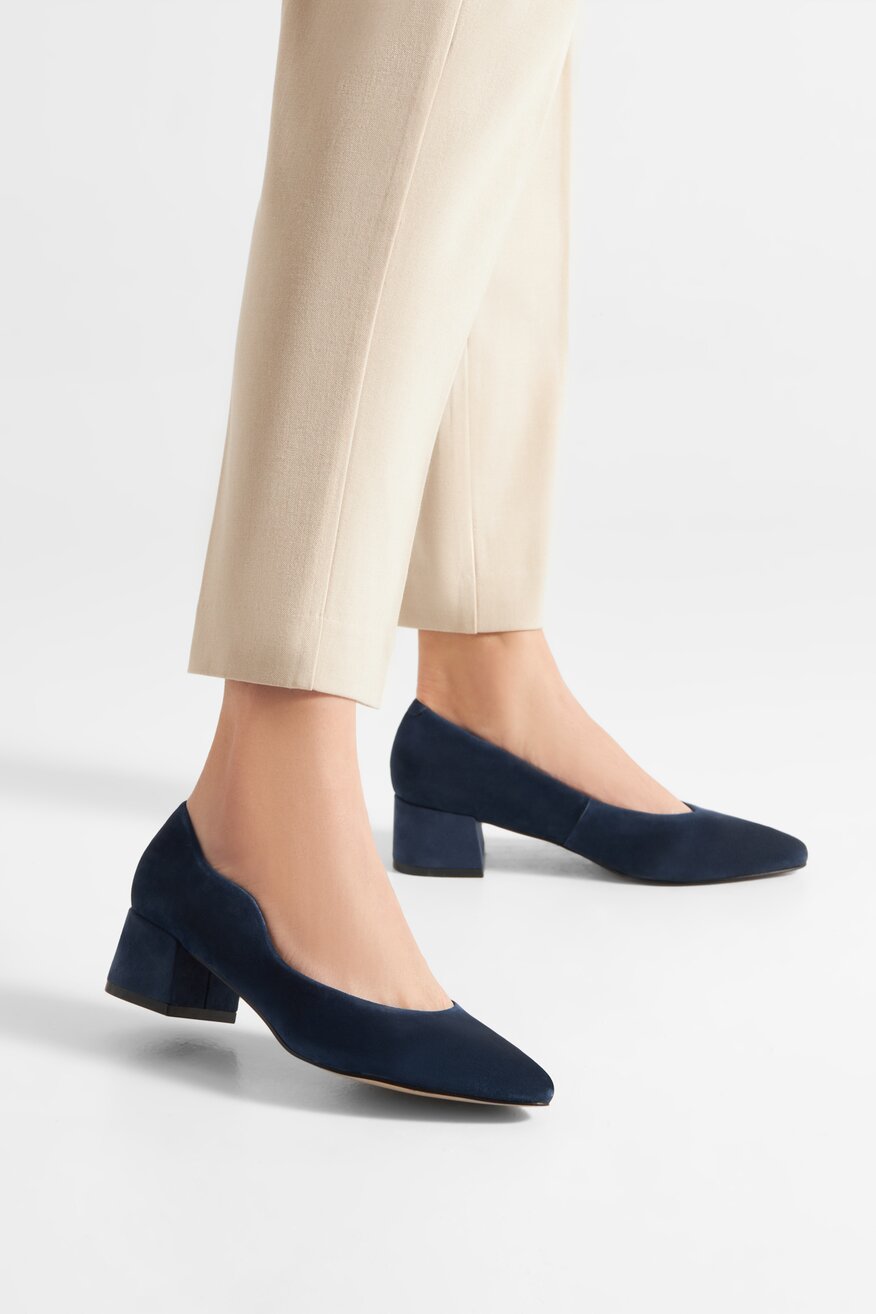 
                Lasocki - Czółenka skórzane na słupku - 5904862952444