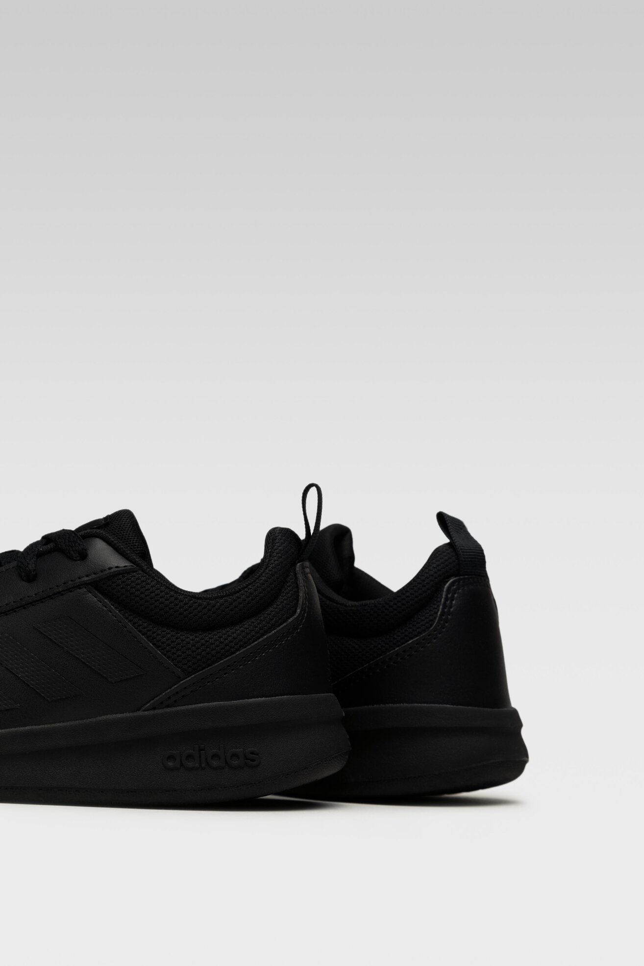 Obuwie sportowe adidas TENSAUR K S24032 Czarny