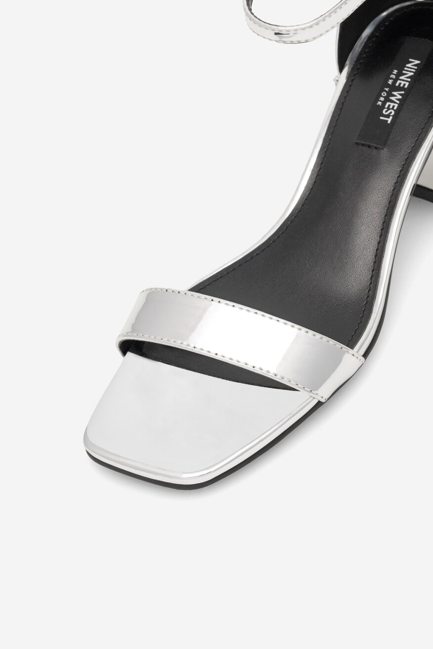 
                NINE WEST - Sandały na słupku - 5905588146179