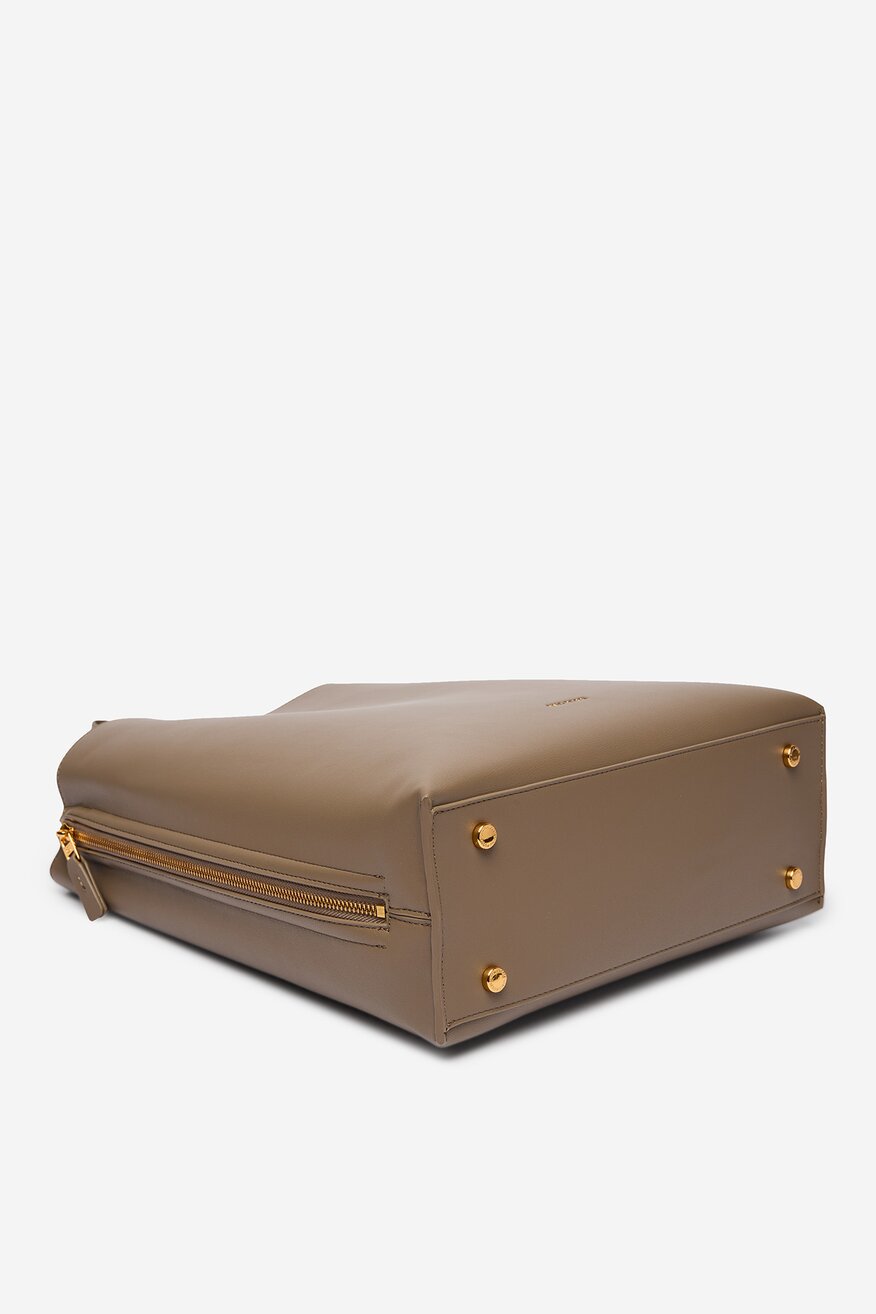 
                Дамска чанта Gino Rossi ТЪМНОБЕЖОВ - 5906751623534