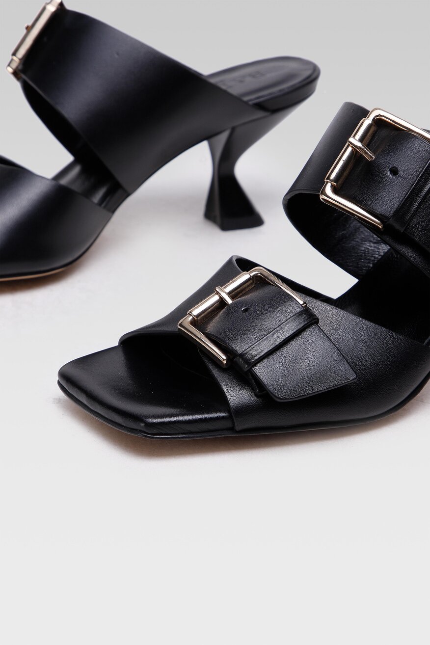 
                Badura - Klapki skórzane na obcasie - 5904248486280