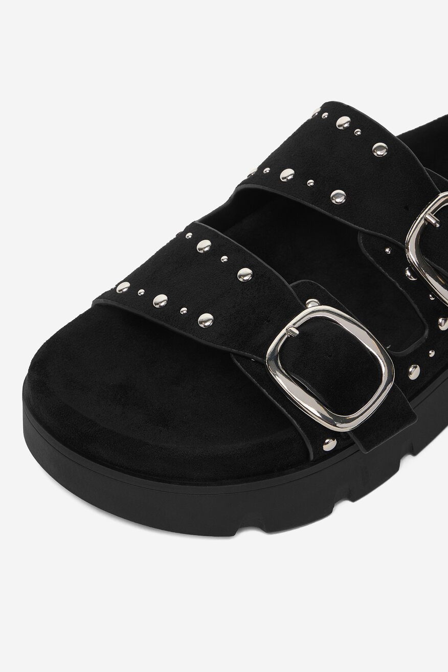 
                Шльопанець DeeZee ЧОРНИЙ - 5906751662298