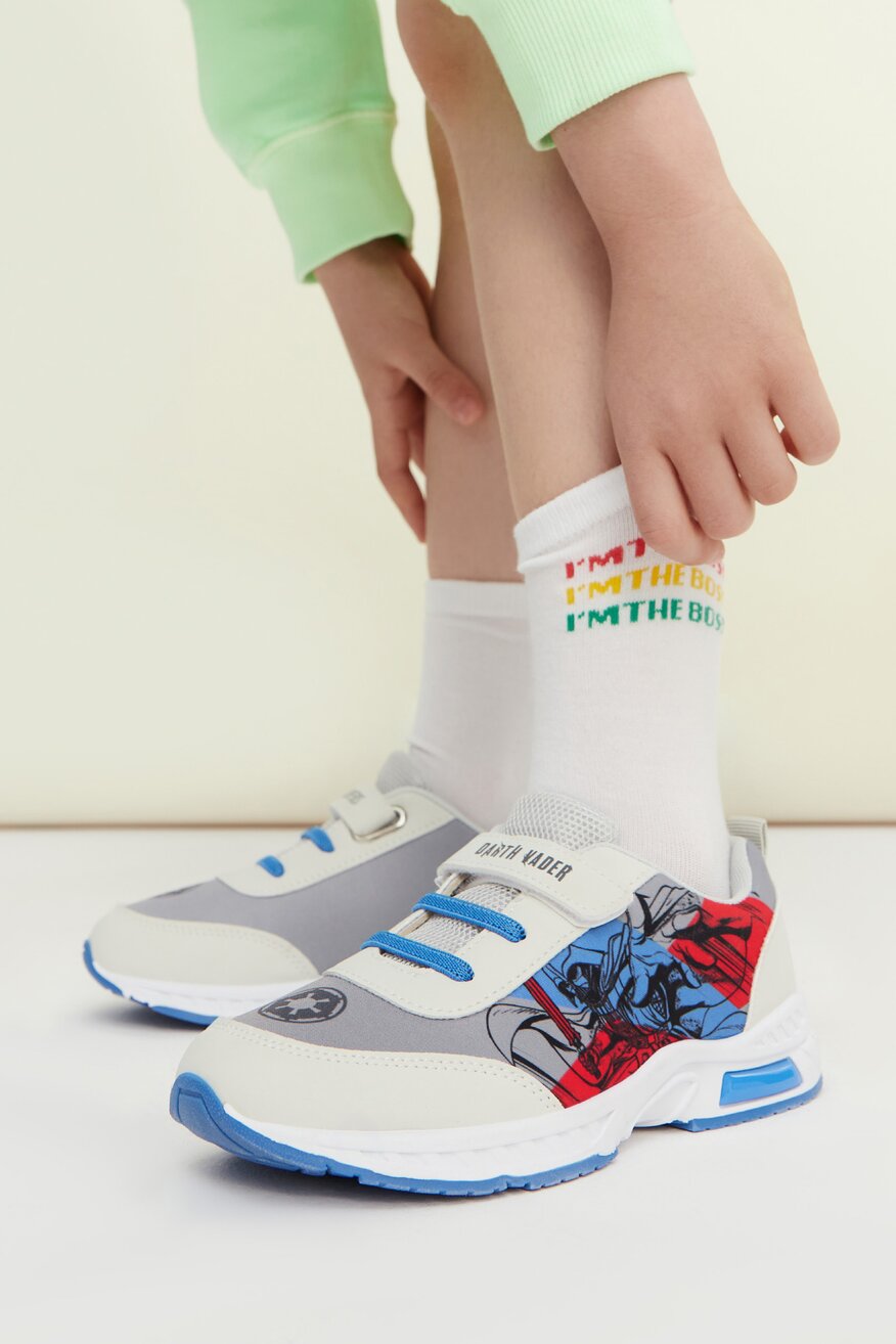 
                Star Wars - Sneakersy z migającymi diodami - 5906751803837