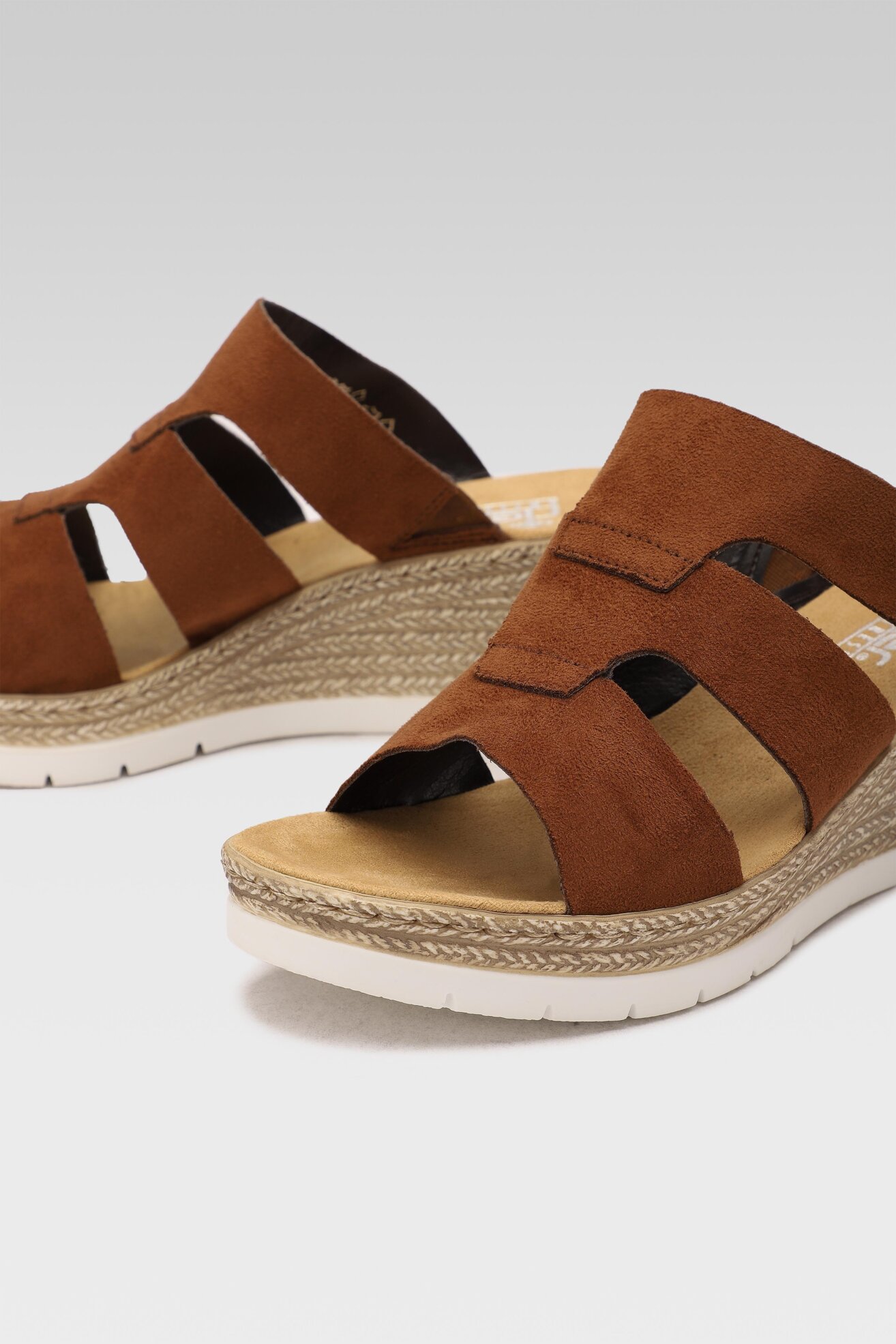 Klapki Rieker 619P7-24A Brązowy