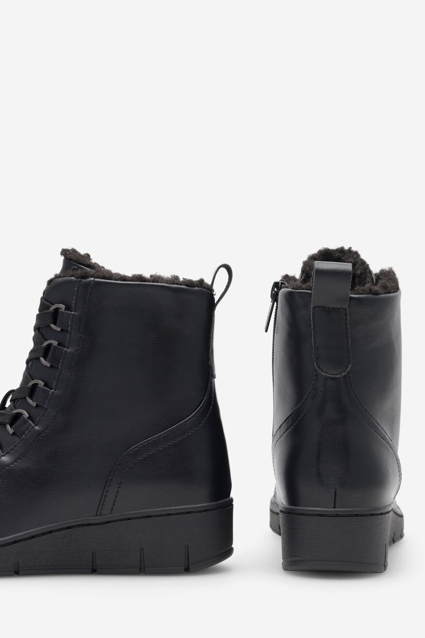 
                Clara Barson - Trzewiki ocieplane - 5905588190479