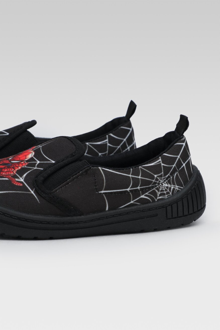
                Spider-Man - Kapcie z printem czarne - 5903698647128