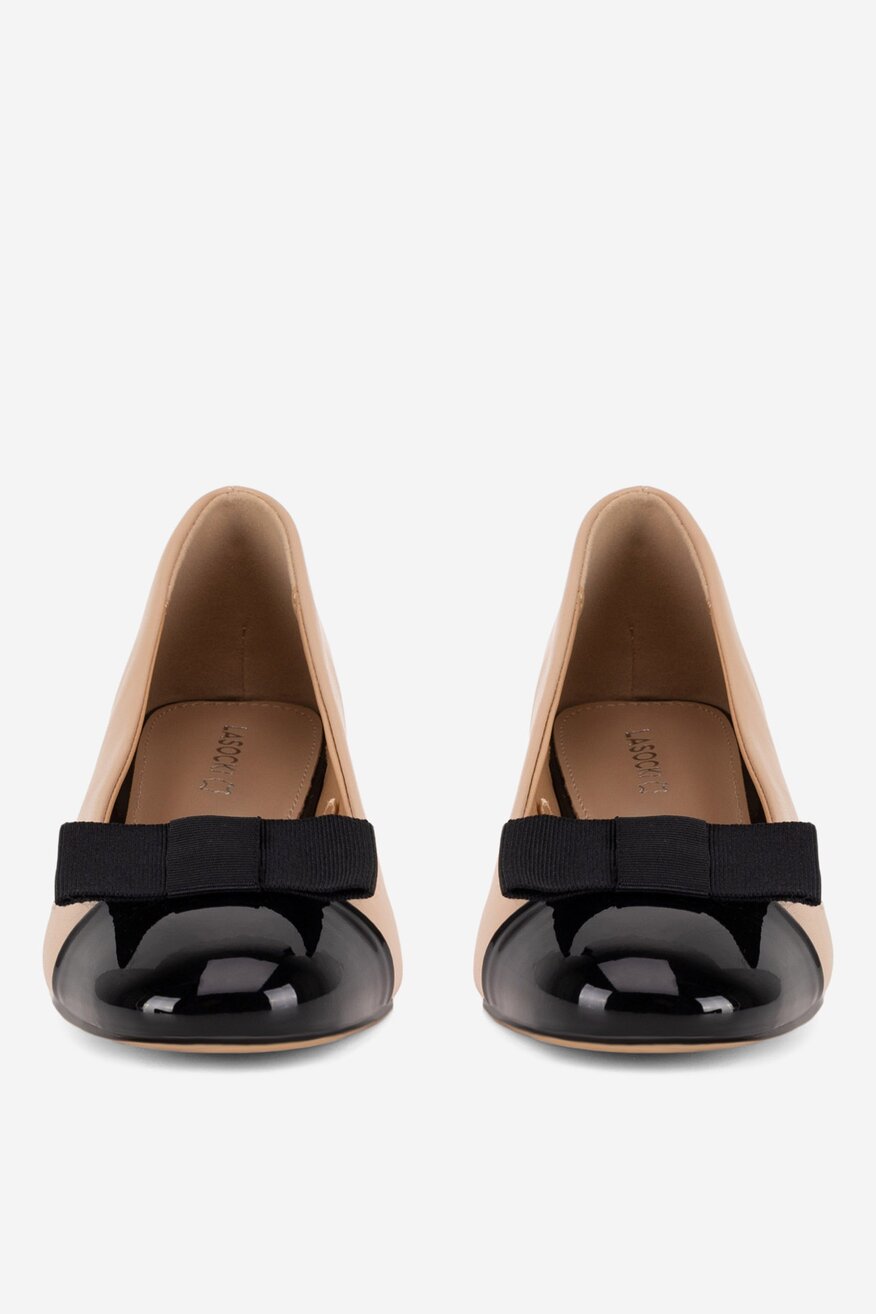 
                Körömcipő Lasocki BÉZS - 5903419928215