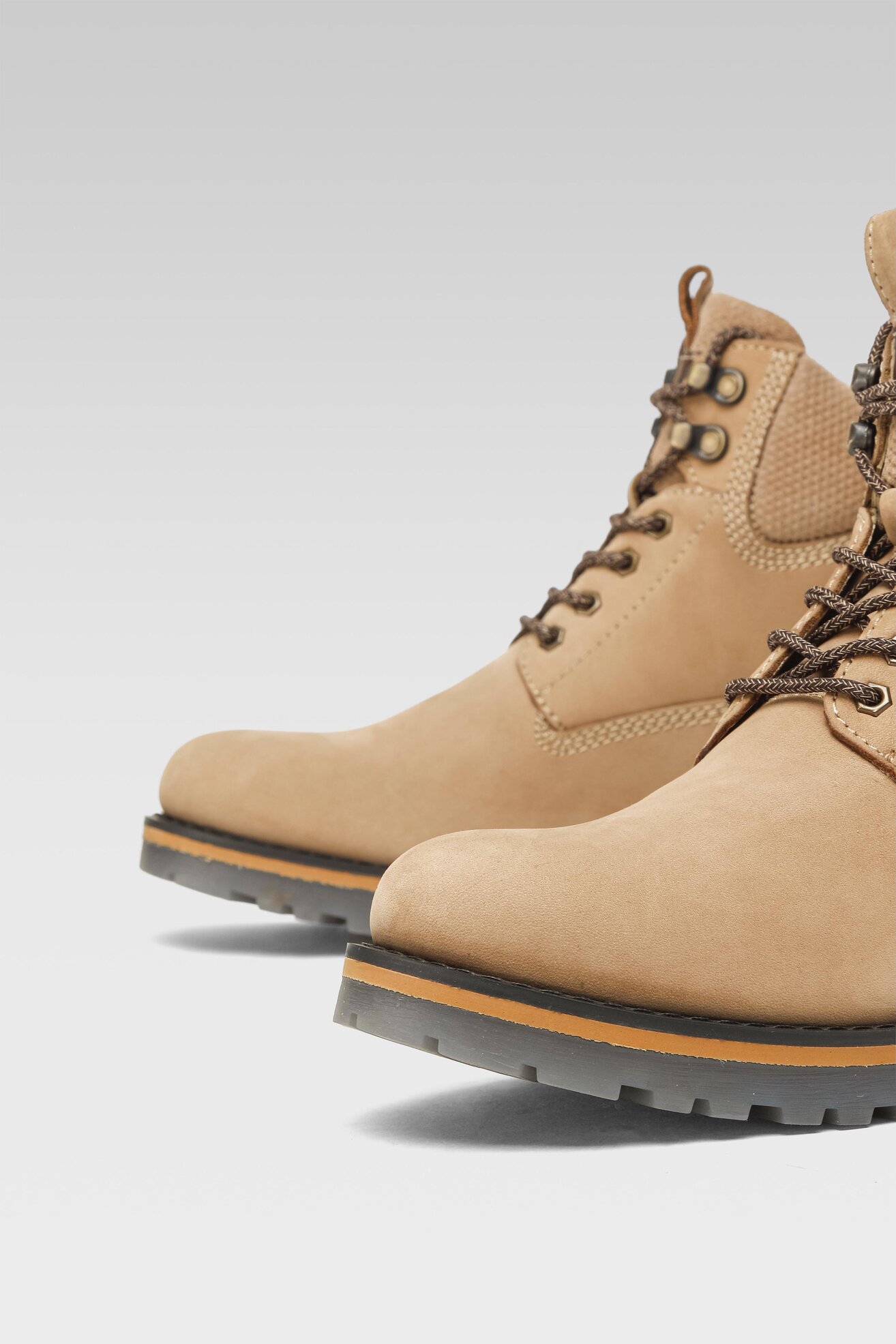 Csizma Badura MI08-BOWER-01 BÉZS