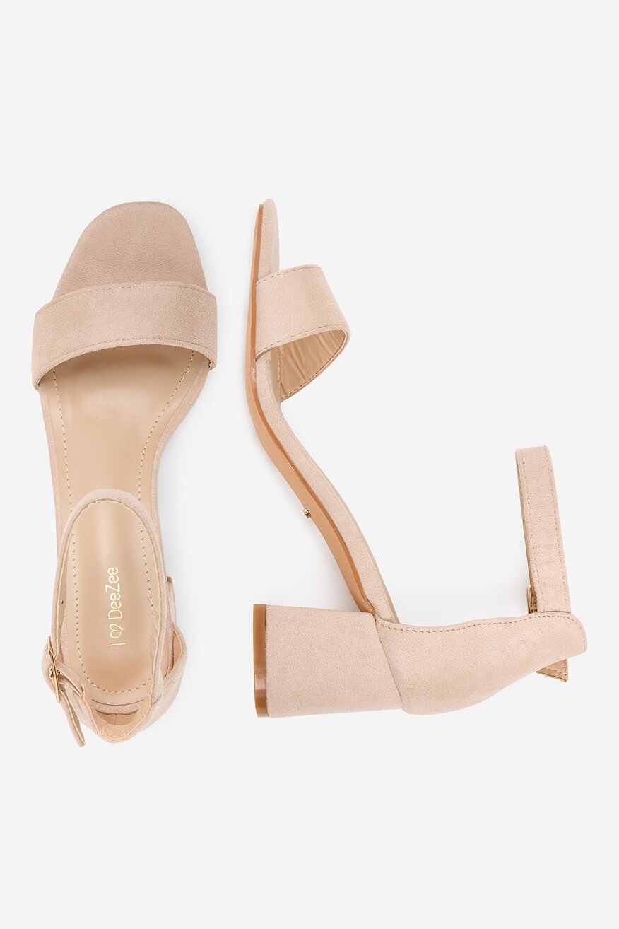 
                DeeZee - Sandały na słupku - 5904410081978