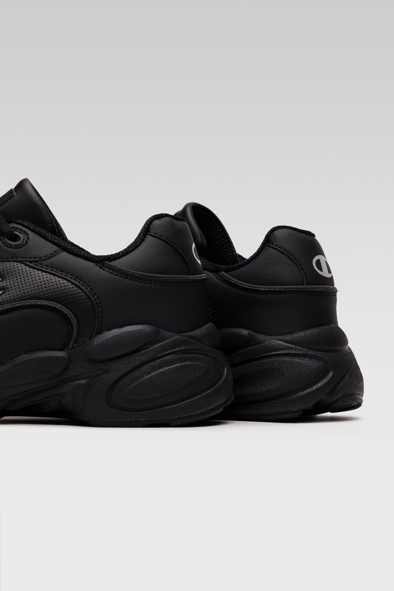 Obuwie sportowe Champion BLACK OUT S21757-KK001 Czarny