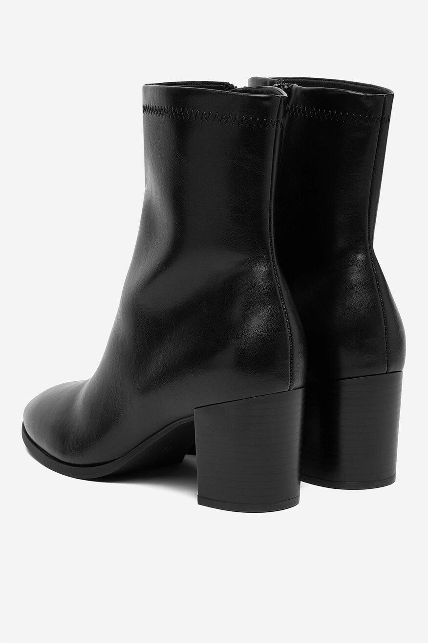 
                Боти Jenny ЧЕРЕН - 5906751400845