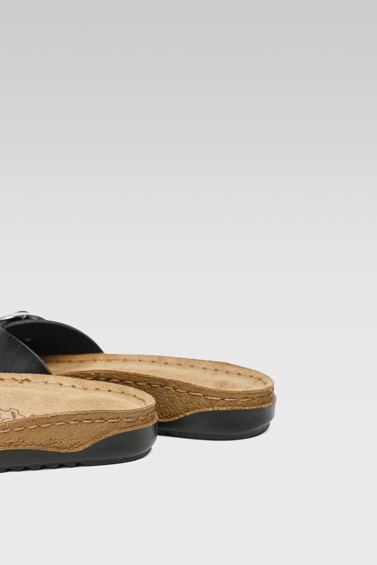 Klapki Inblu AA025J01 RO Czarny