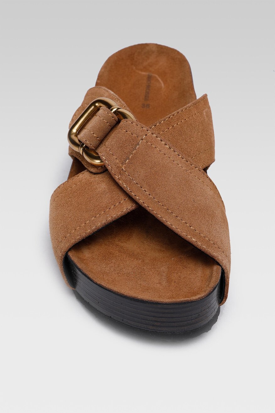 
                Gino Rossi - Klapki skórzane na platformie - 5904248442330