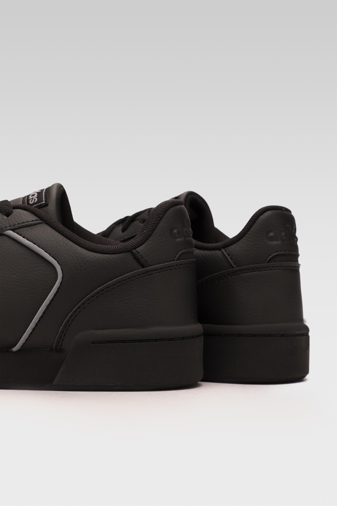 Obuwie sportowe adidas ROGUERA EG2659 Czarny