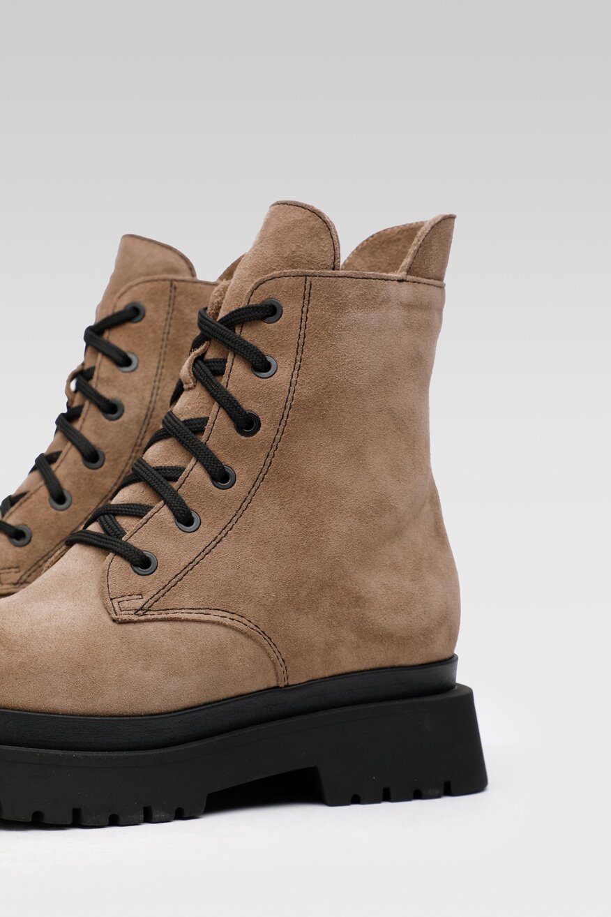 
                SIMPLE - Botki brązowe - 2230031468373