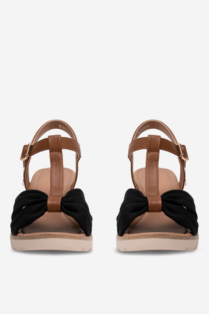 
                Clara Barson - Sandały na koturnie - 5905588591290