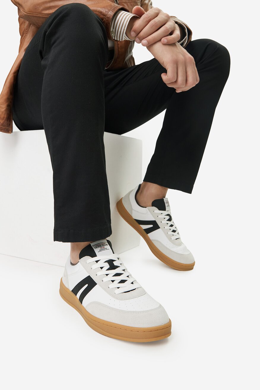 
                GUESS JEANS - Sneakersy skórzane - 5907964025924