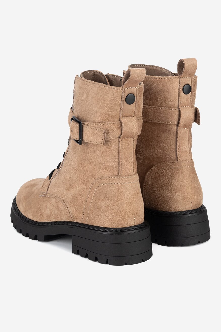 
                Боти DeeZee БЕЖОВ - 5905588842552