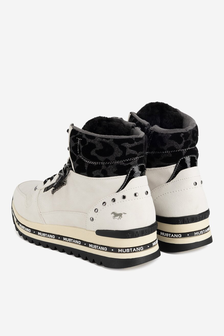 
                Боти Mustang БЯЛ - 5905588862802