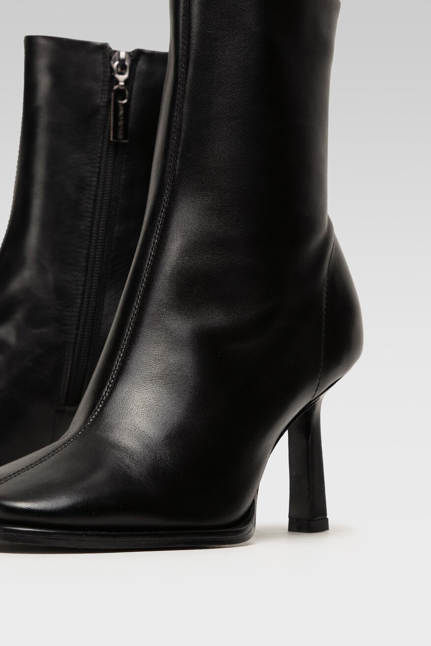 
                Bokacsizma Gino Rossi FEKETE - 5904862270227