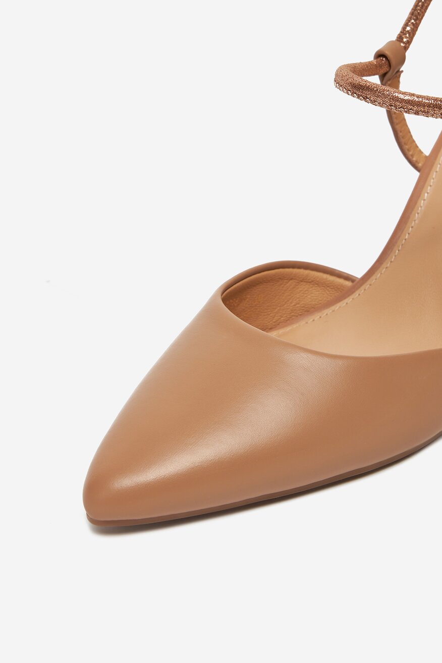 
                Körömcipő Lasocki BÉZS - 5903698619392