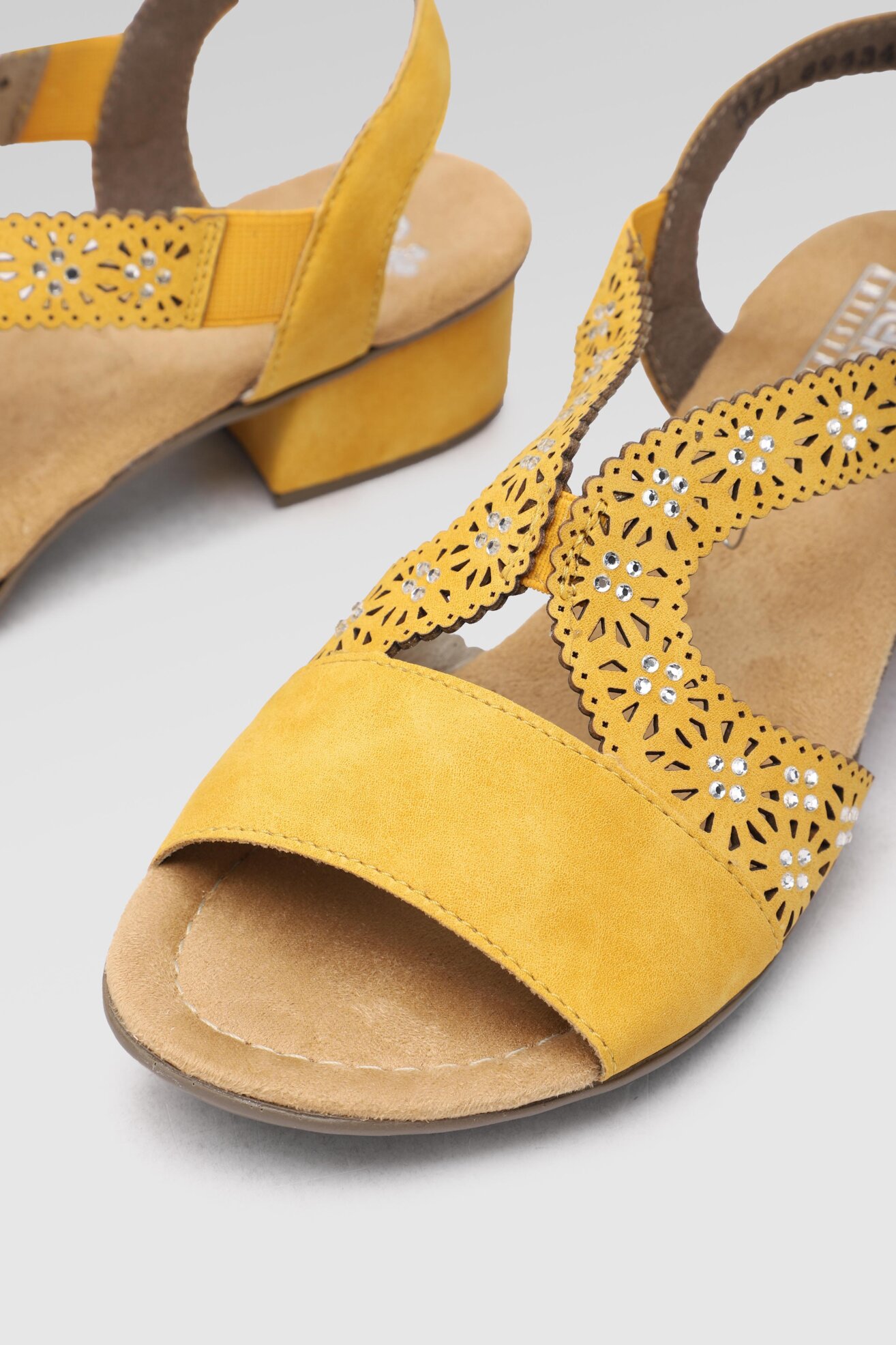 Sandały Rieker V6216-68 Żółty