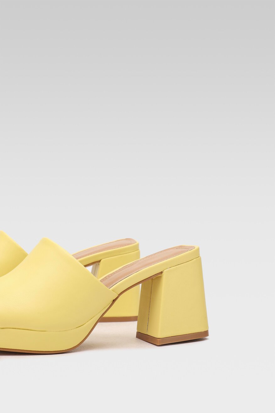 
                Jenny Fairy - Klapki pastelowe żółte - 5903698462431