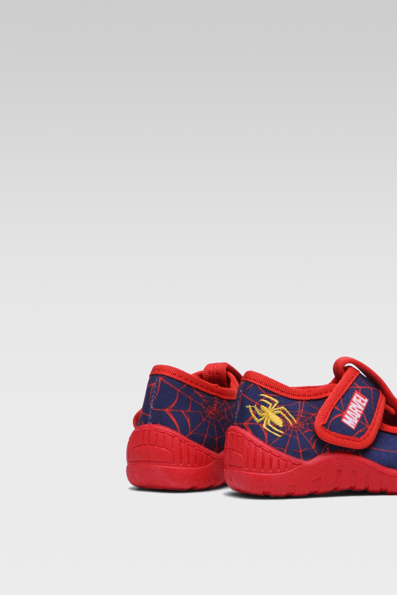 Kapcie Spider-Man MB SS23-17SPRMV Czerwony