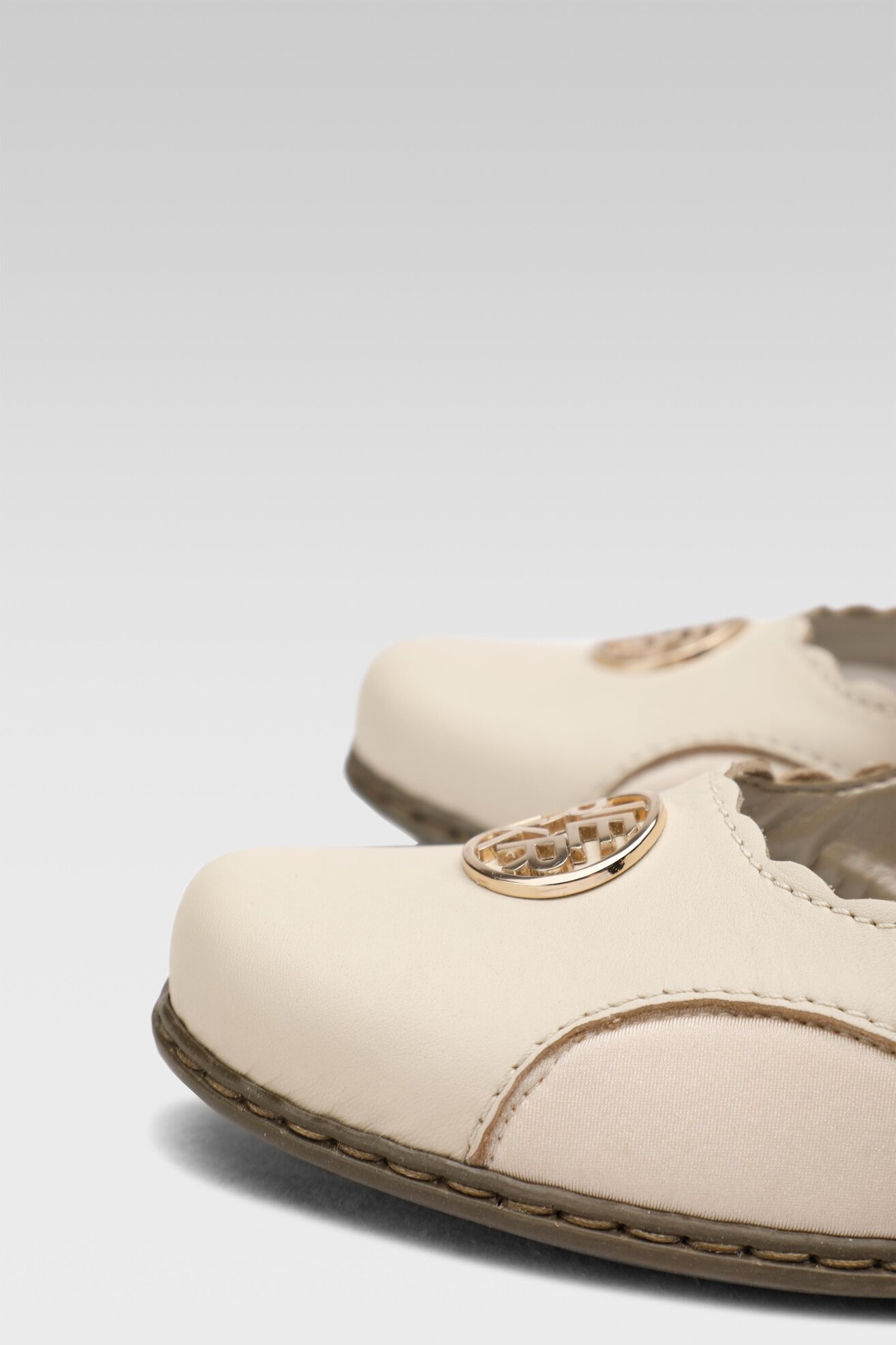 Елегантни обувки Rieker 40910-80 БЕЖОВ